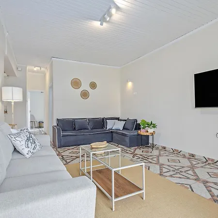 Old Bridge Waterfront View Apartment, Apartment *